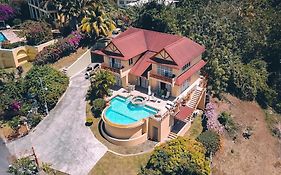 La Jolie - Luxury Ocean View Villa